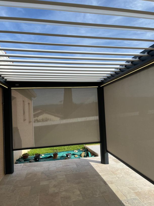 Pergola toile rétractable pour terrasse à Lavelanet