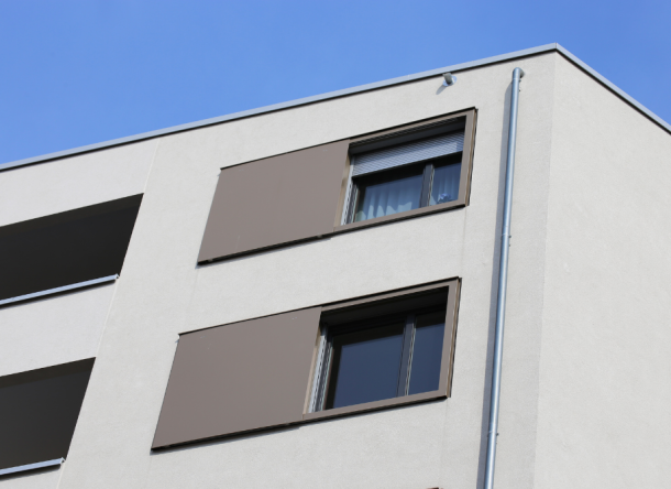 volet battants contemporain en bois à Lavelanet 