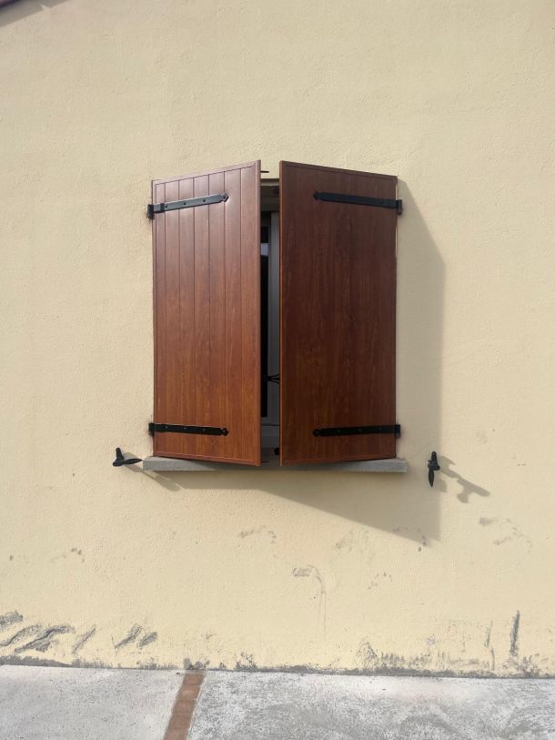 Volets battants bois installés à Lavelanet