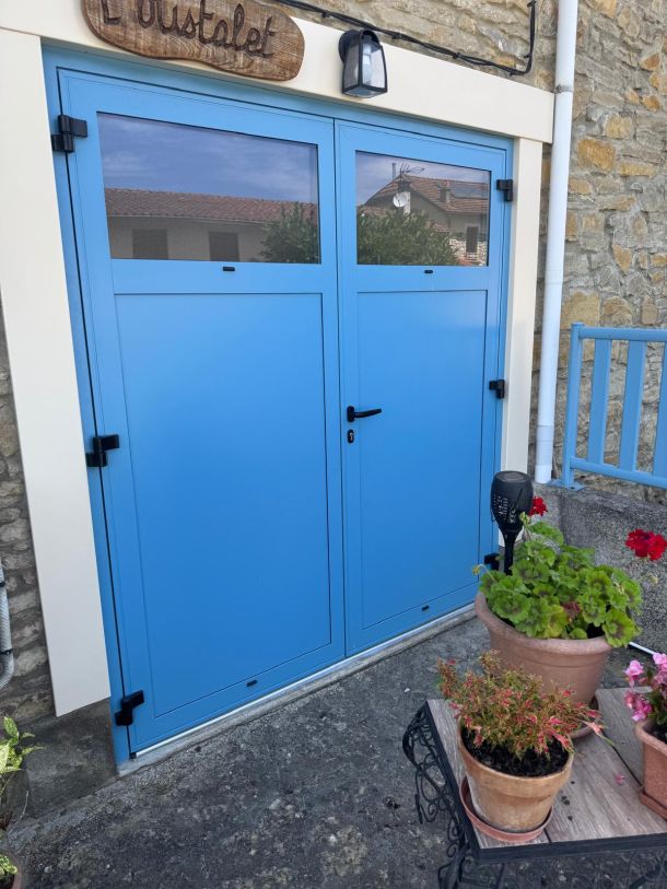 Menuiserie locale pour porte de garage enroulable à Lavelanet